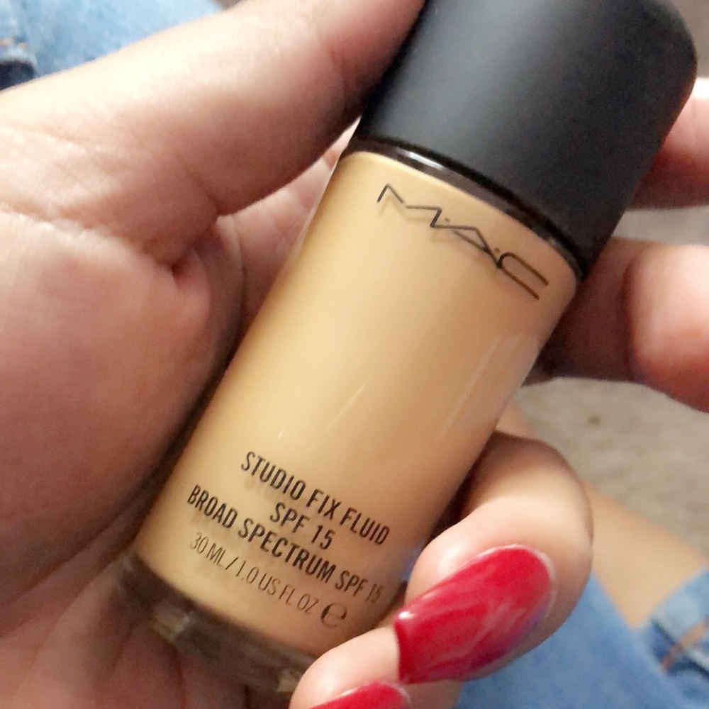 M•A•C liquid Foundation